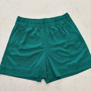 Athleta Echo Shorts in Green NWOT Sz 8 (b7)